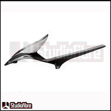 Carica l&#39;immagine nel visualizzatore di Gallery, Parafango Posteriore CARBONIO TRIUMPH DAYTONA/STREET TRIPLE 765 - 2017-