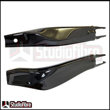 Load image into Gallery viewer, Protezioni Forcellone CARBONIO YAMAHA MT09 - 2021-